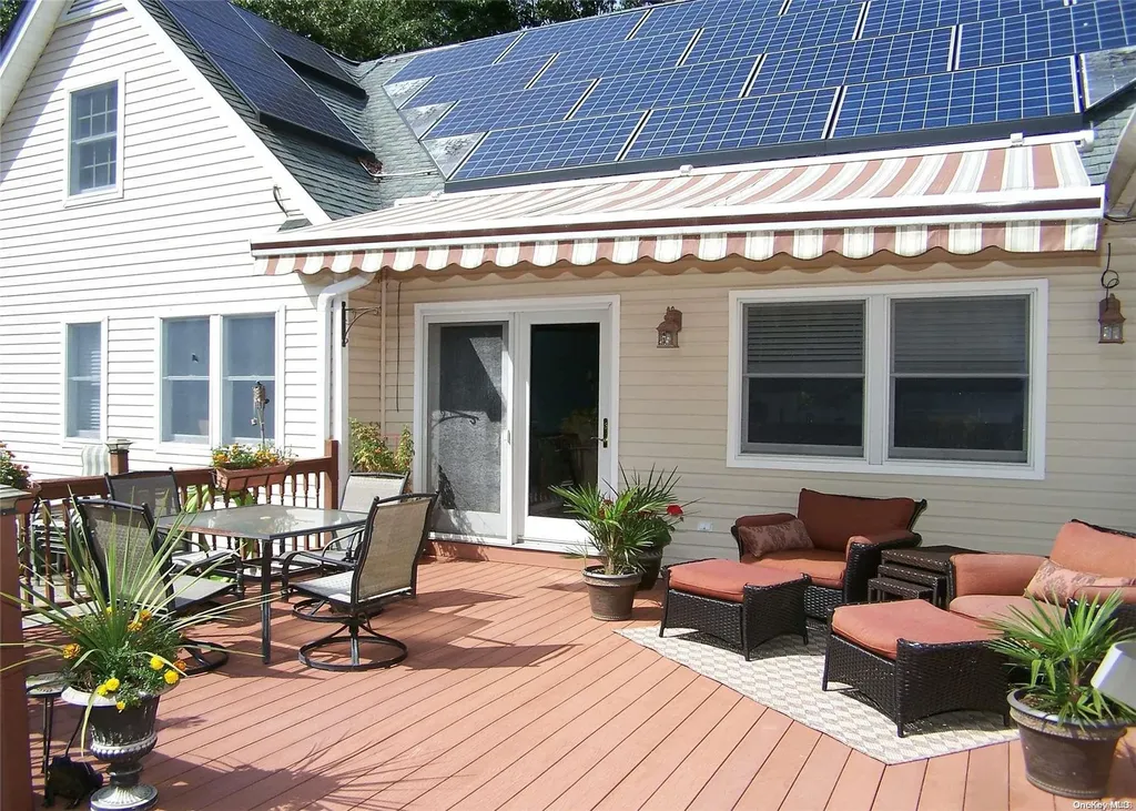 116 Raynor Road Ridge NY 11961