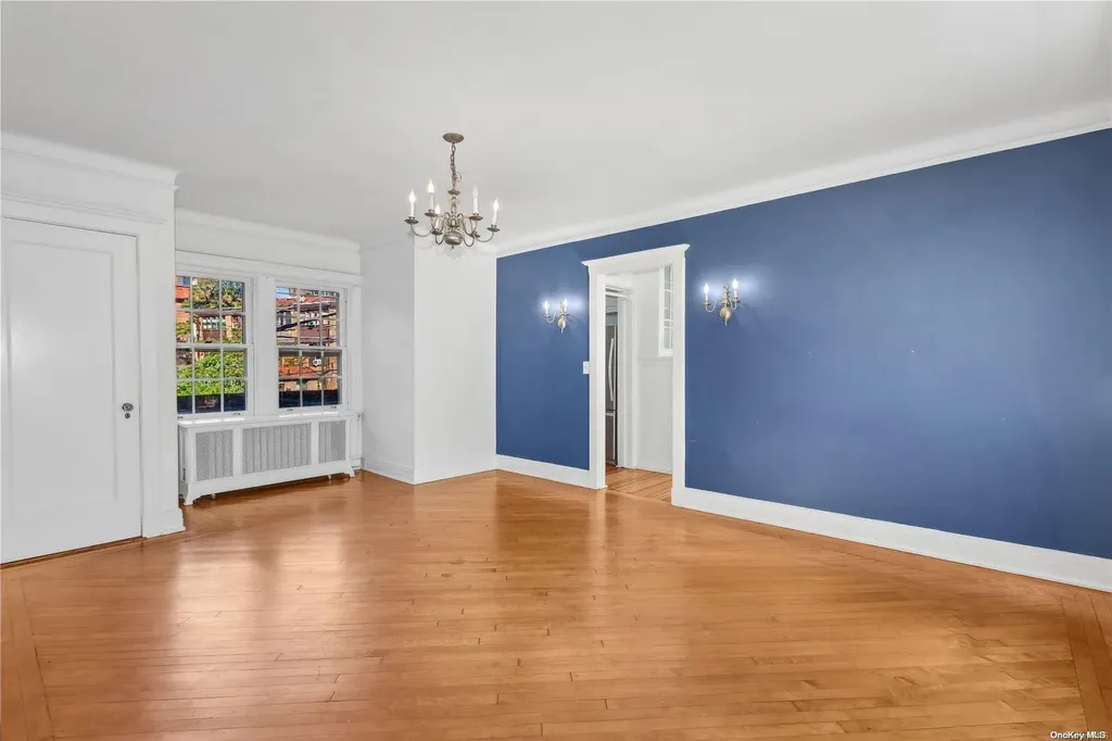 12 Middlemay Circle Forest Hills NY 11375
