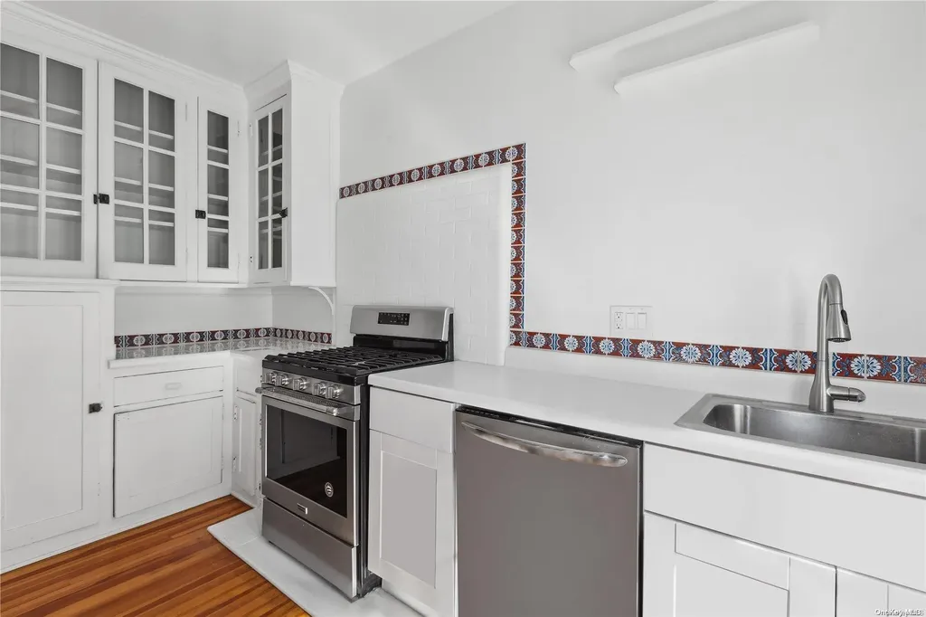 12 Middlemay Circle Forest Hills NY 11375