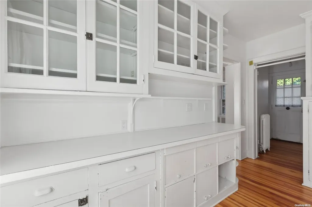 12 Middlemay Circle Forest Hills NY 11375