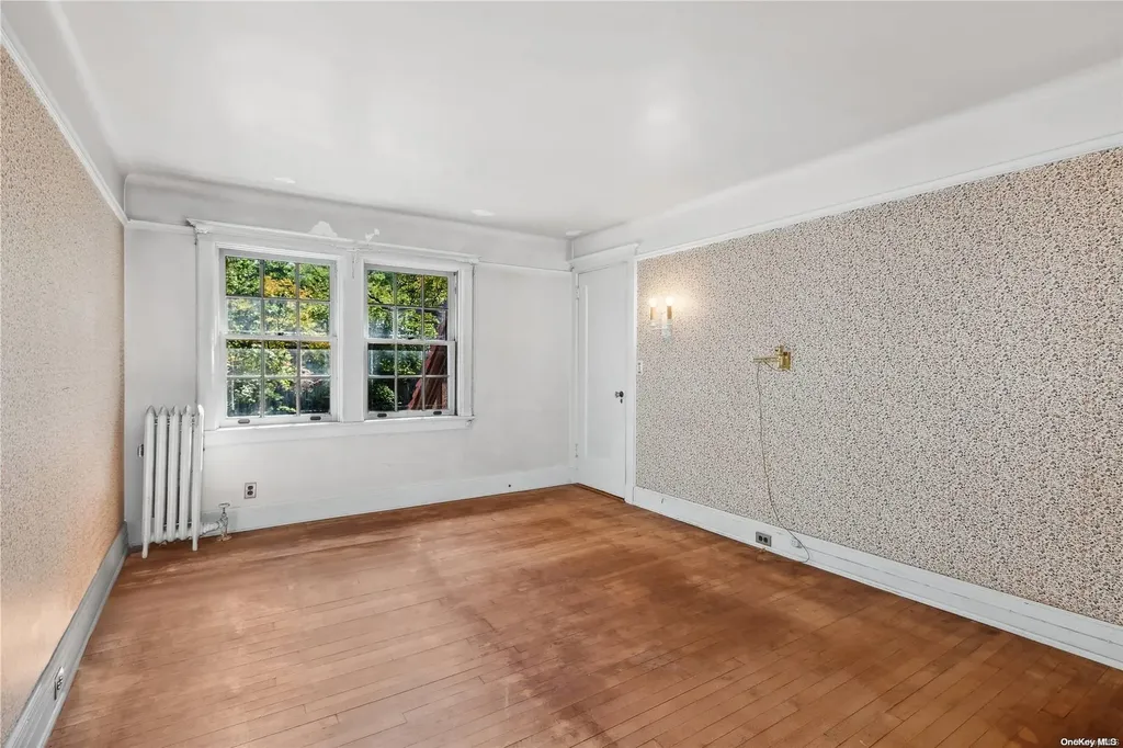 12 Middlemay Circle Forest Hills NY 11375
