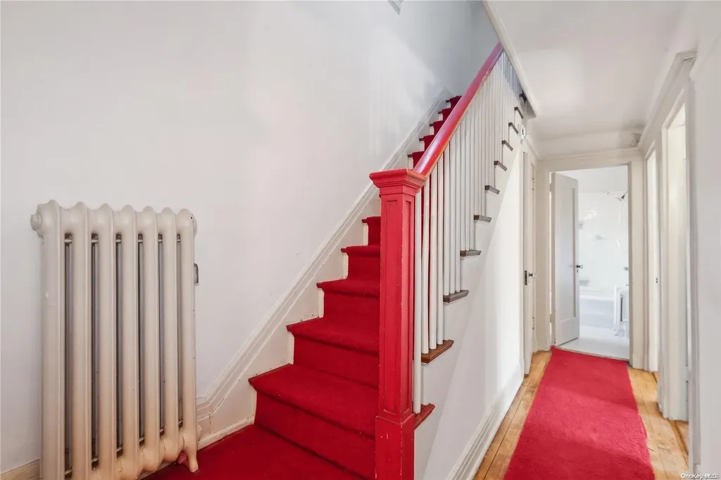 12 Middlemay Circle Forest Hills NY 11375