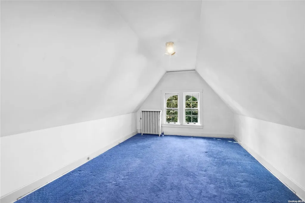 12 Middlemay Circle Forest Hills NY 11375