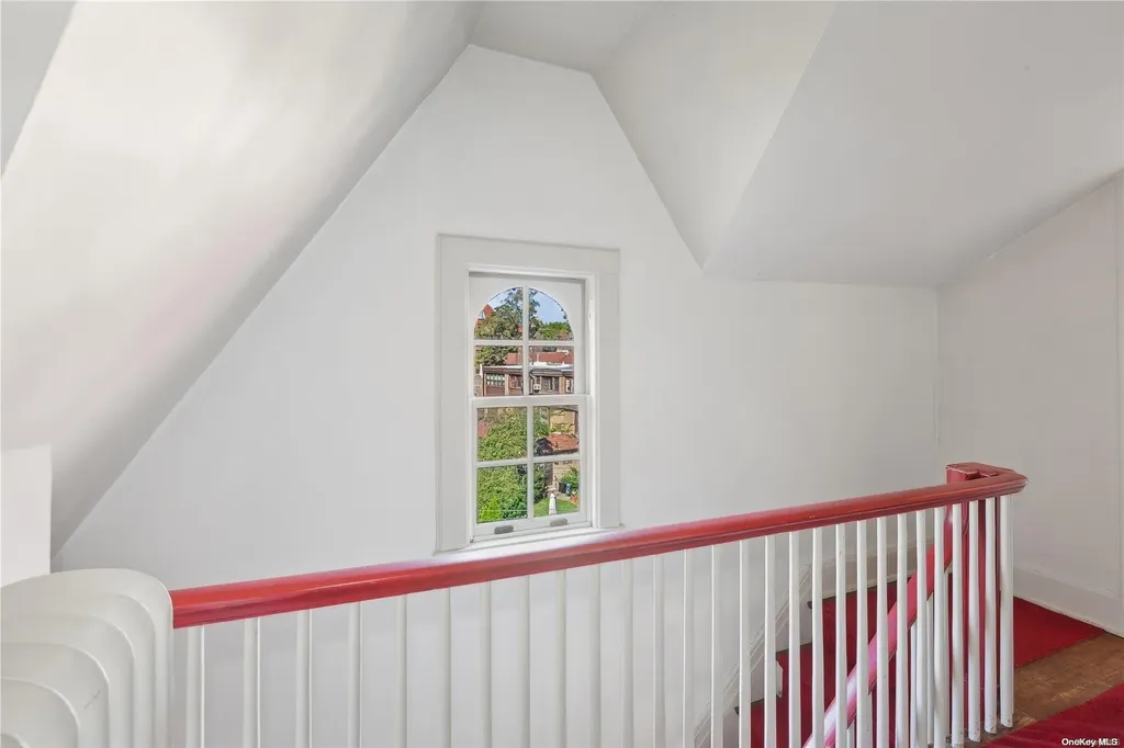 12 Middlemay Circle Forest Hills NY 11375