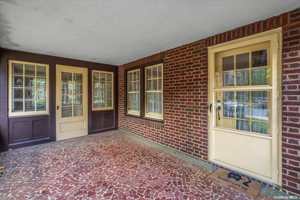 12 Middlemay Circle Forest Hills NY 11375
