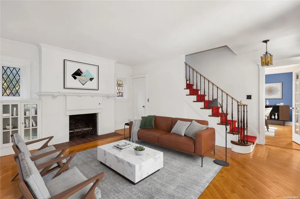 12 Middlemay Circle Forest Hills NY 11375