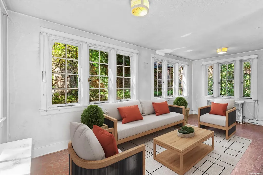 12 Middlemay Circle Forest Hills NY 11375