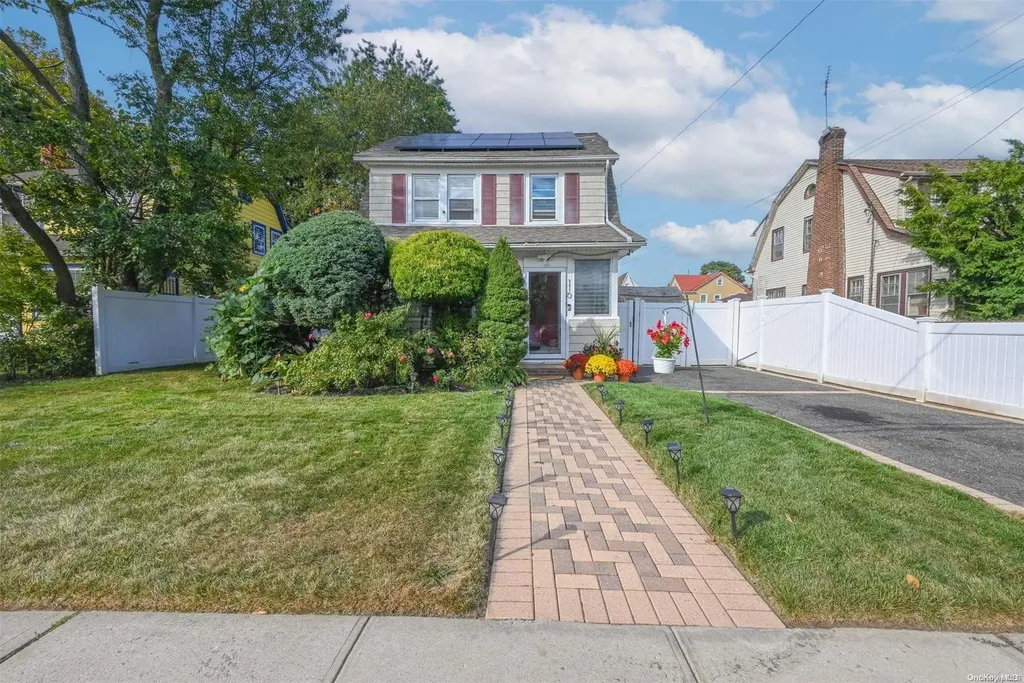 110 Parsons Drive Hempstead NY 11550