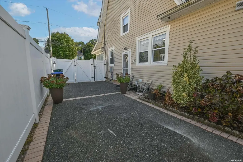 110 Parsons Drive Hempstead NY 11550