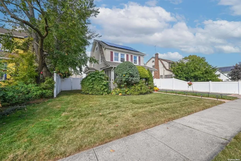 110 Parsons Drive Hempstead NY 11550