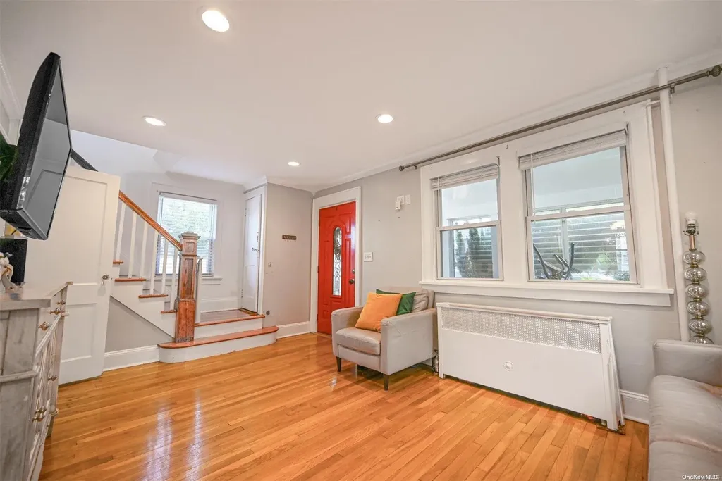 110 Parsons Drive Hempstead NY 11550