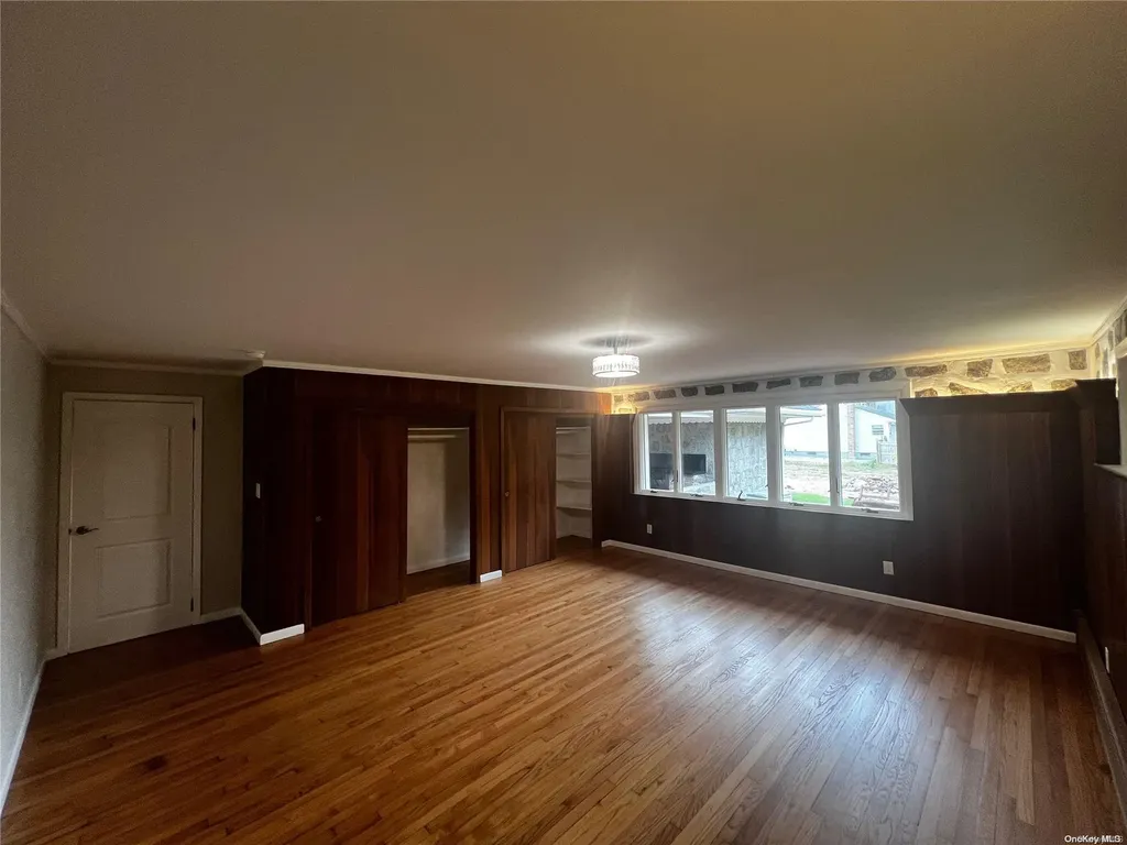 93 Lake Street Islip NY 11751