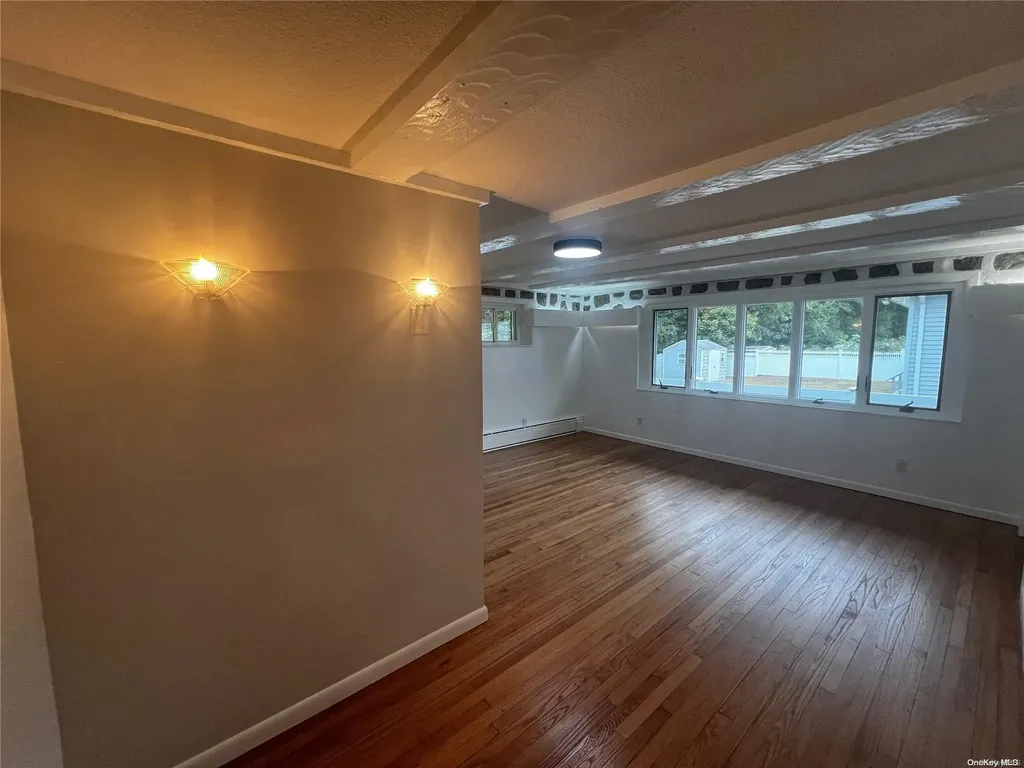 93 Lake Street Islip NY 11751