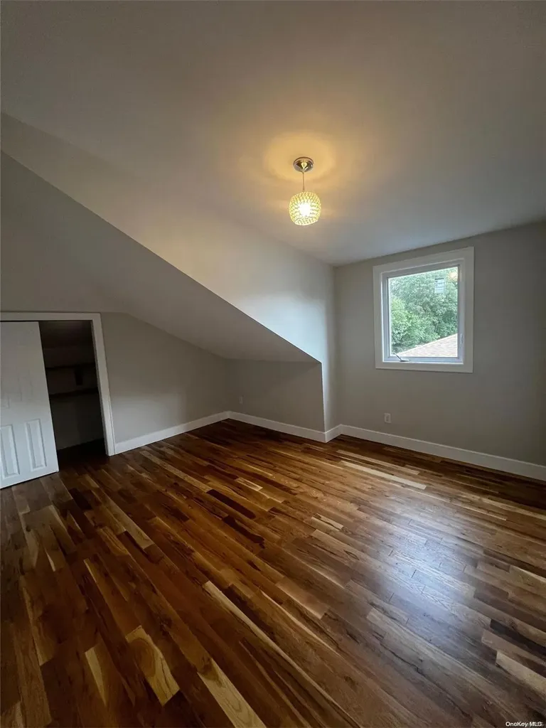 93 Lake Street Islip NY 11751