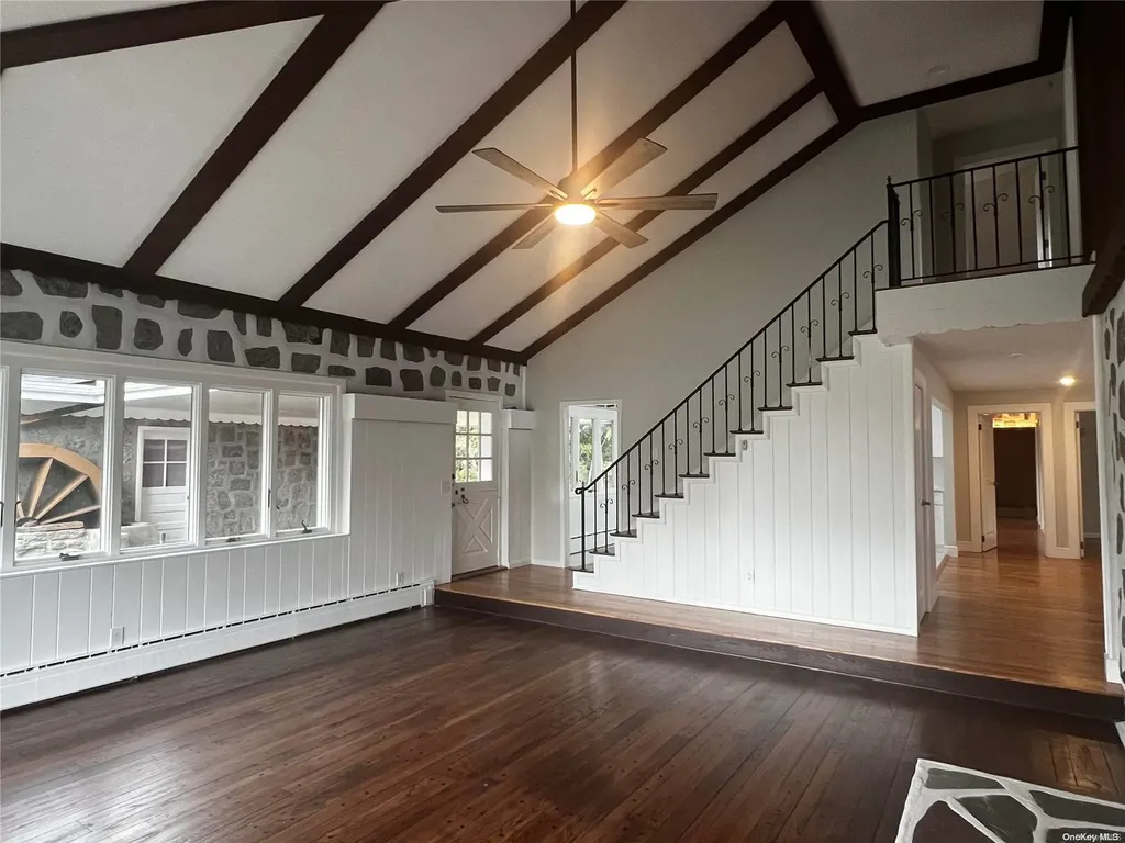 93 Lake Street Islip NY 11751
