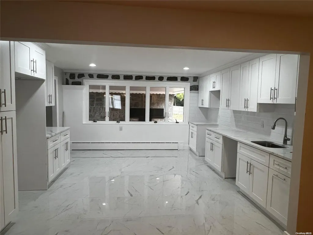 93 Lake Street Islip NY 11751