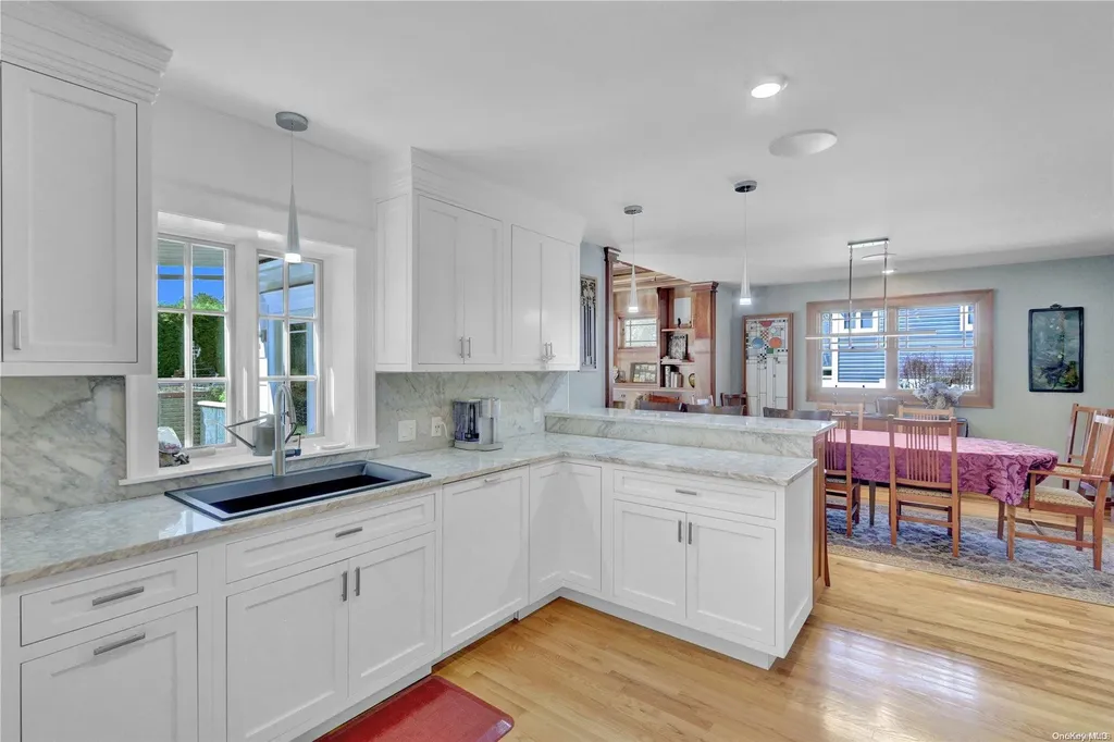 18 Hemlock Lane Bay Shore NY 11706
