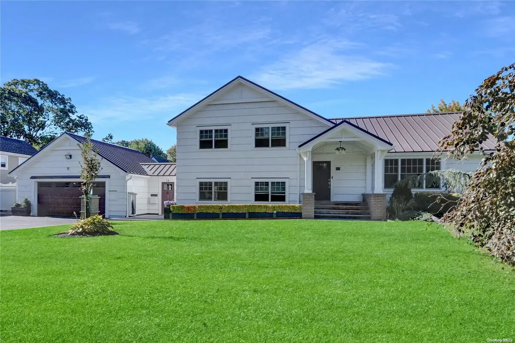 18 Hemlock Lane Bay Shore NY 11706