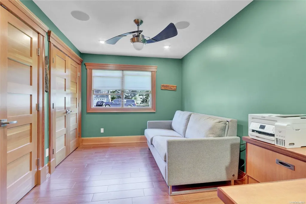 18 Hemlock Lane Bay Shore NY 11706