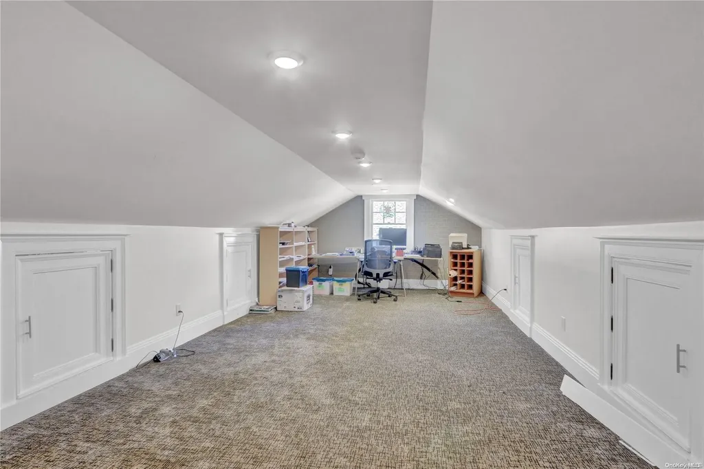 18 Hemlock Lane Bay Shore NY 11706