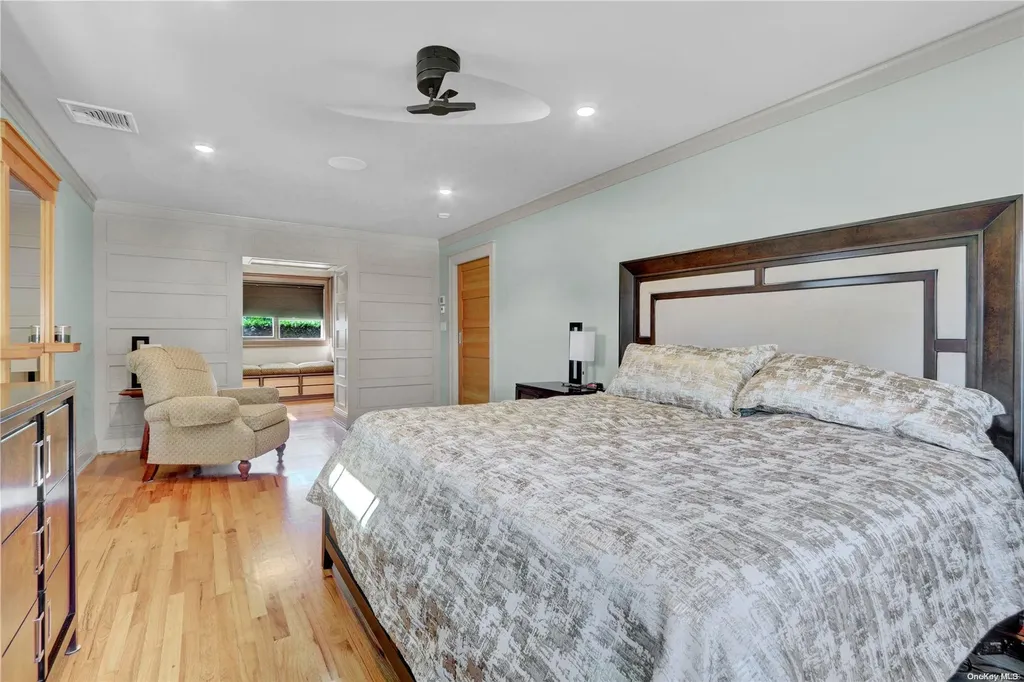 18 Hemlock Lane Bay Shore NY 11706