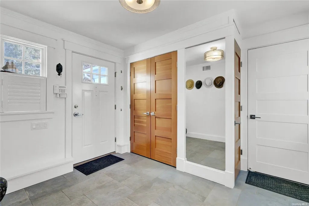 18 Hemlock Lane Bay Shore NY 11706