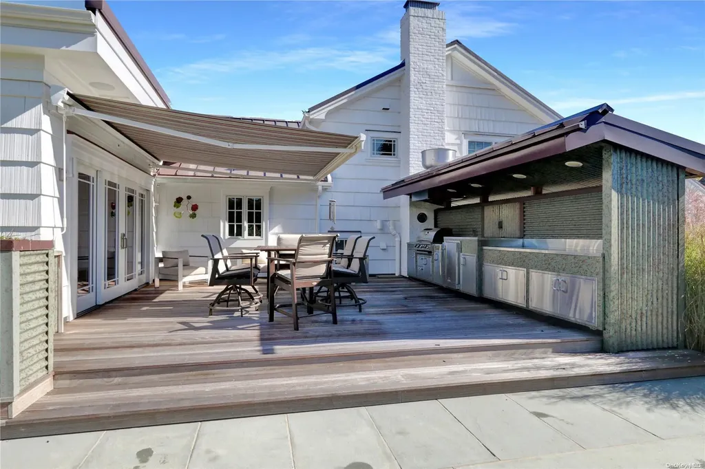 18 Hemlock Lane Bay Shore NY 11706