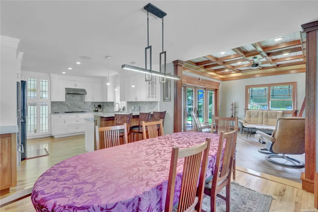 18 Hemlock Lane Bay Shore NY 11706
