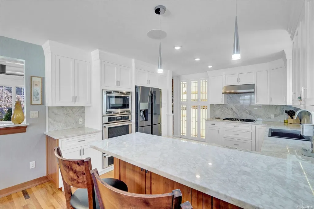 18 Hemlock Lane Bay Shore NY 11706
