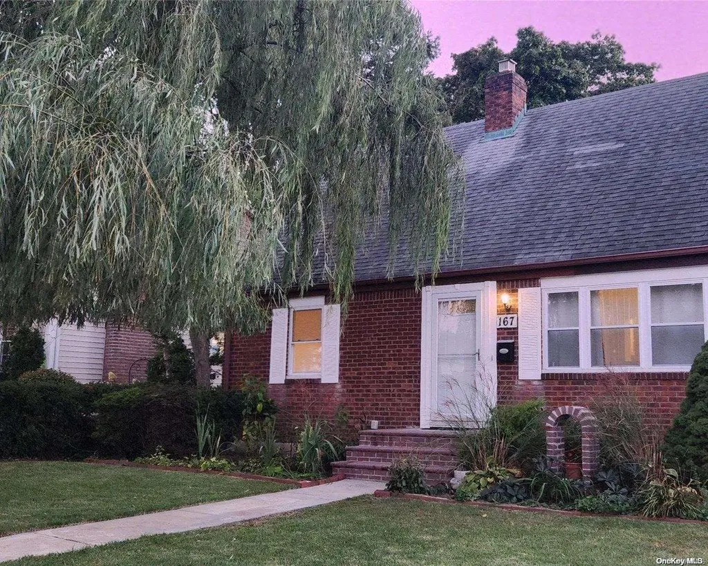 167 Salem Road Valley Stream NY 11580