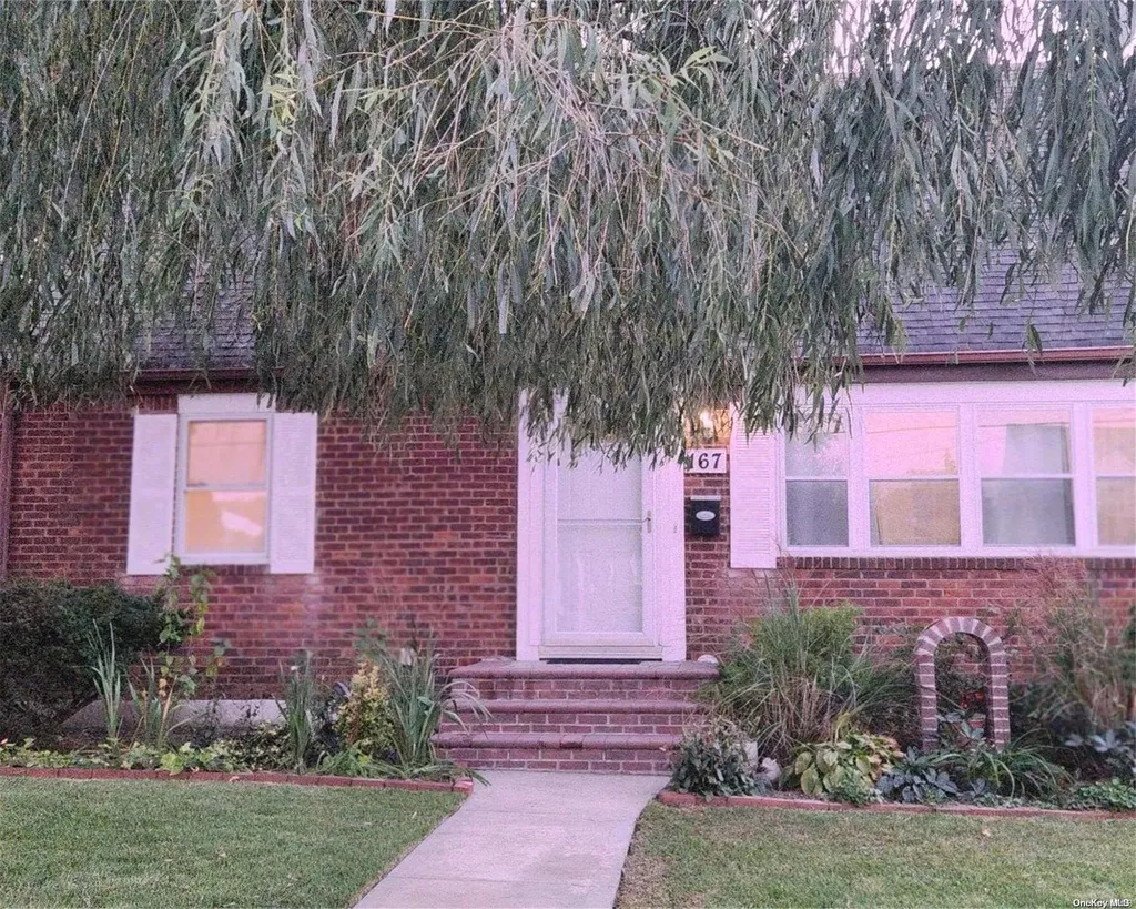167 Salem Road Valley Stream NY 11580