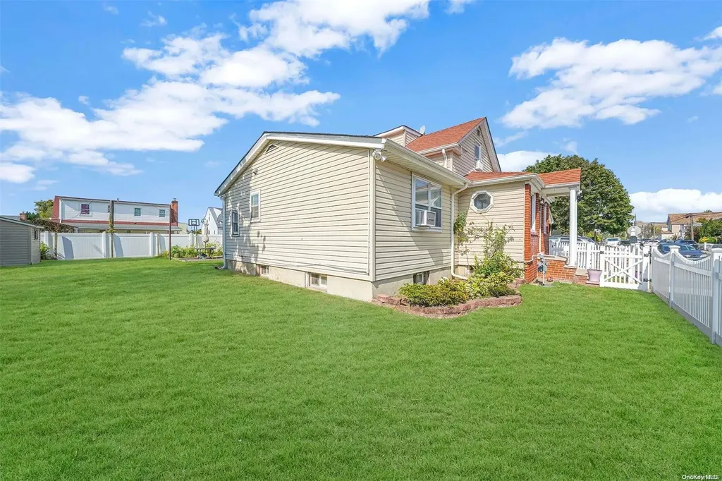 243 Biltmore Avenue Elmont NY 11003