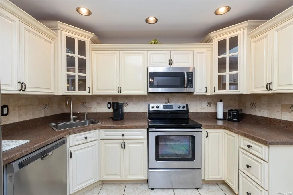 22 Milldown Road Yaphank NY 11980