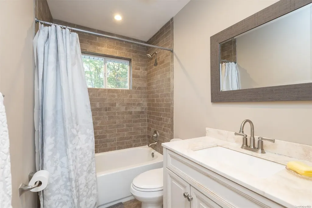 22 Milldown Road Yaphank NY 11980