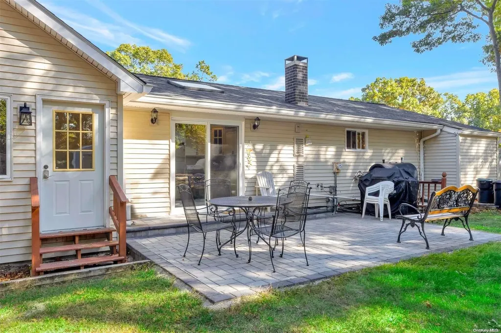 22 Milldown Road Yaphank NY 11980