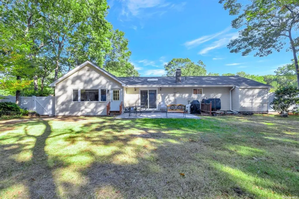 22 Milldown Road Yaphank NY 11980