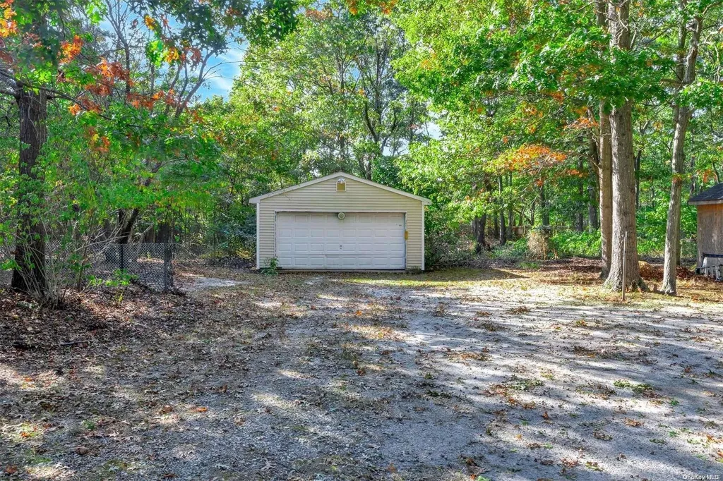 22 Milldown Road Yaphank NY 11980