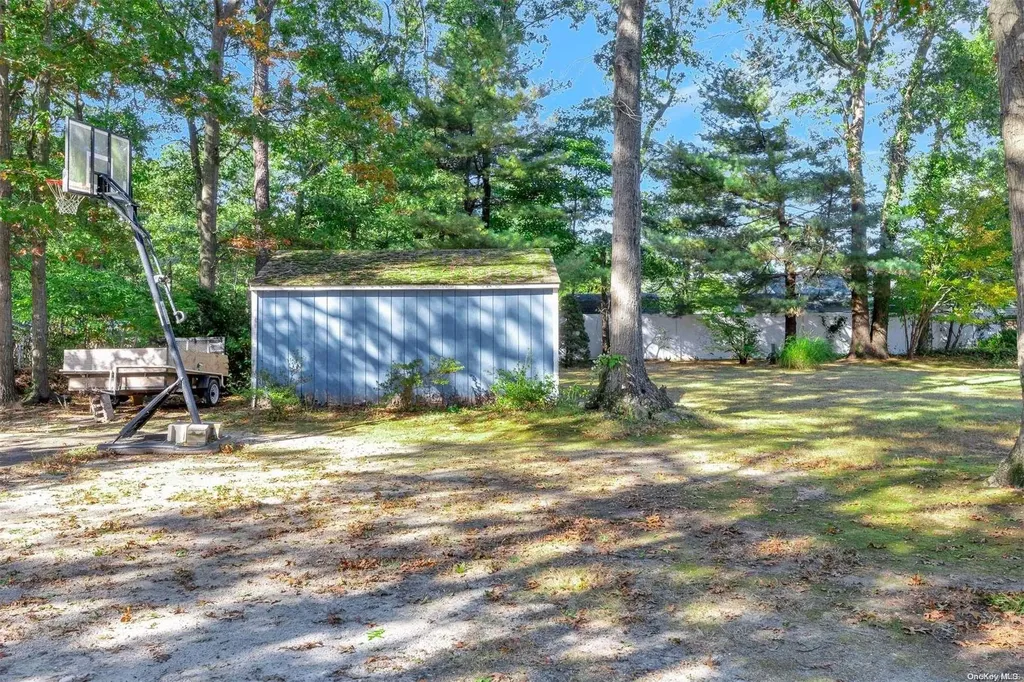 22 Milldown Road Yaphank NY 11980