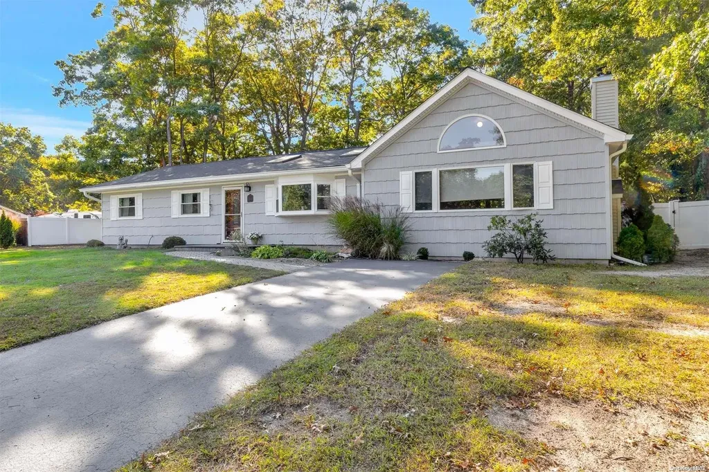 22 Milldown Road Yaphank NY 11980