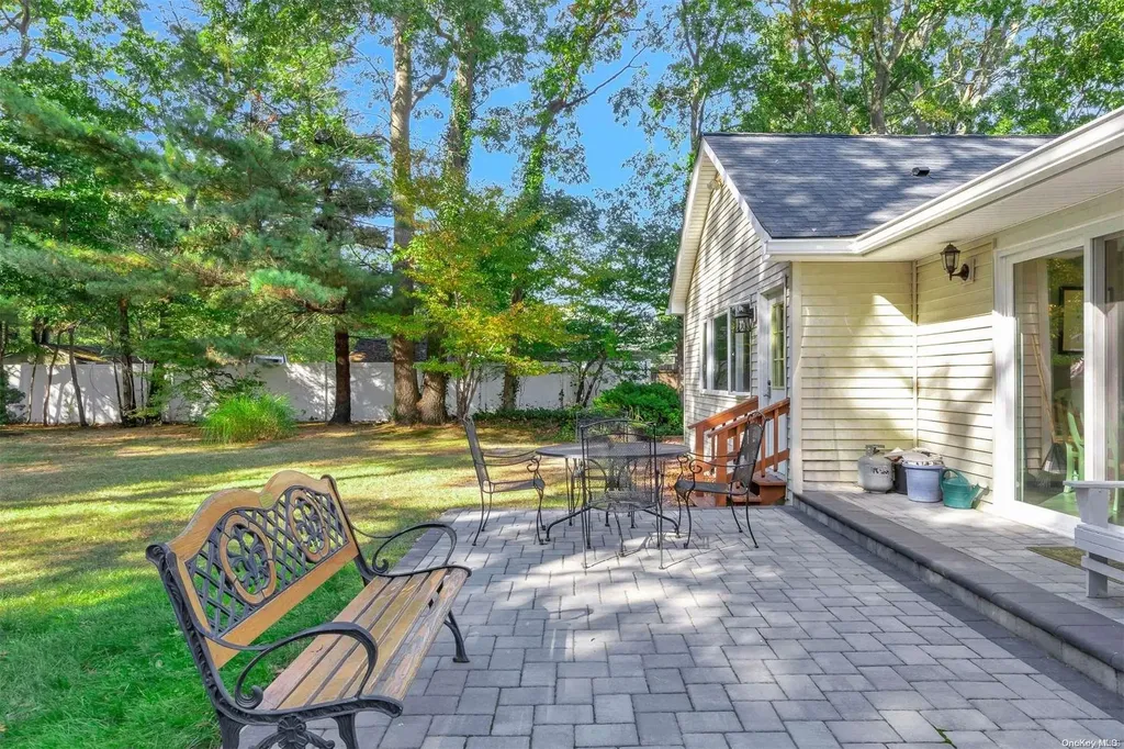 22 Milldown Road Yaphank NY 11980