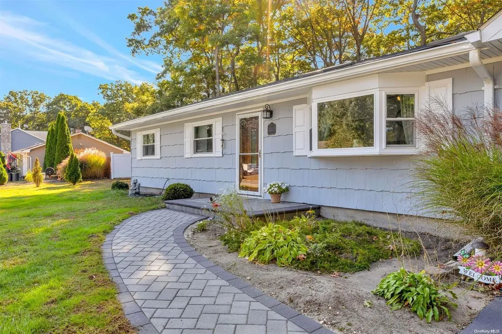 22 Milldown Road Yaphank NY 11980