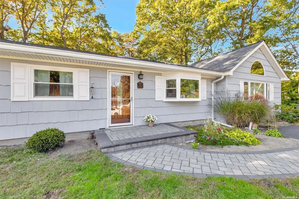 22 Milldown Road Yaphank NY 11980