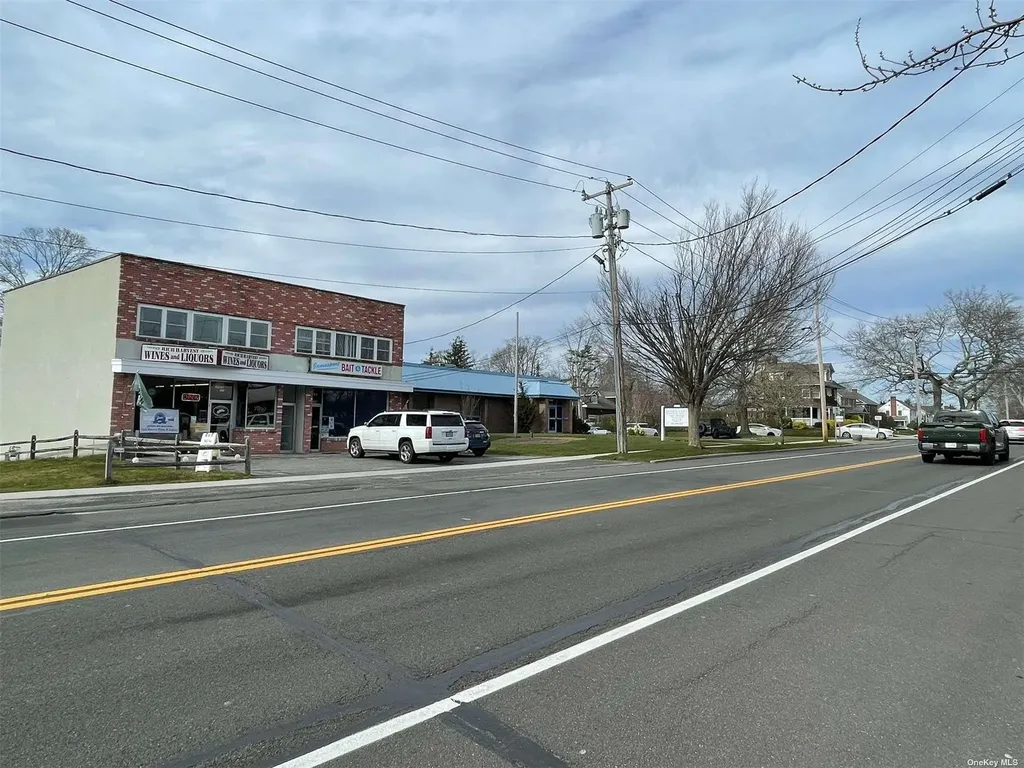 13355 Main #2West Road Mattituck NY 11952