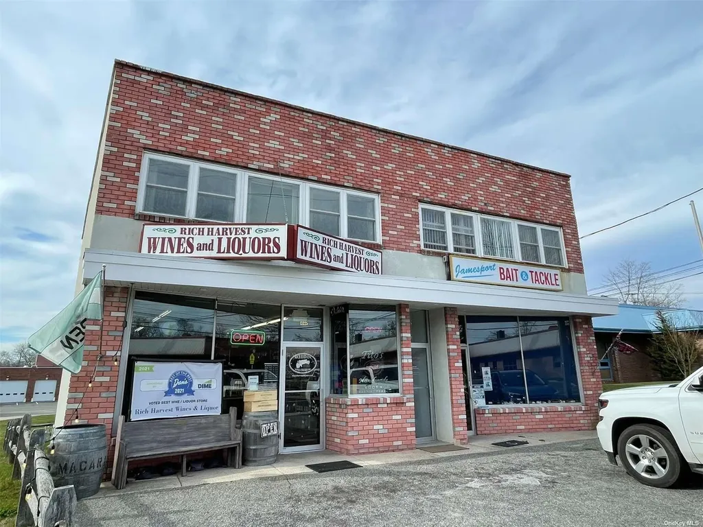 13355 Main #2West Road Mattituck NY 11952