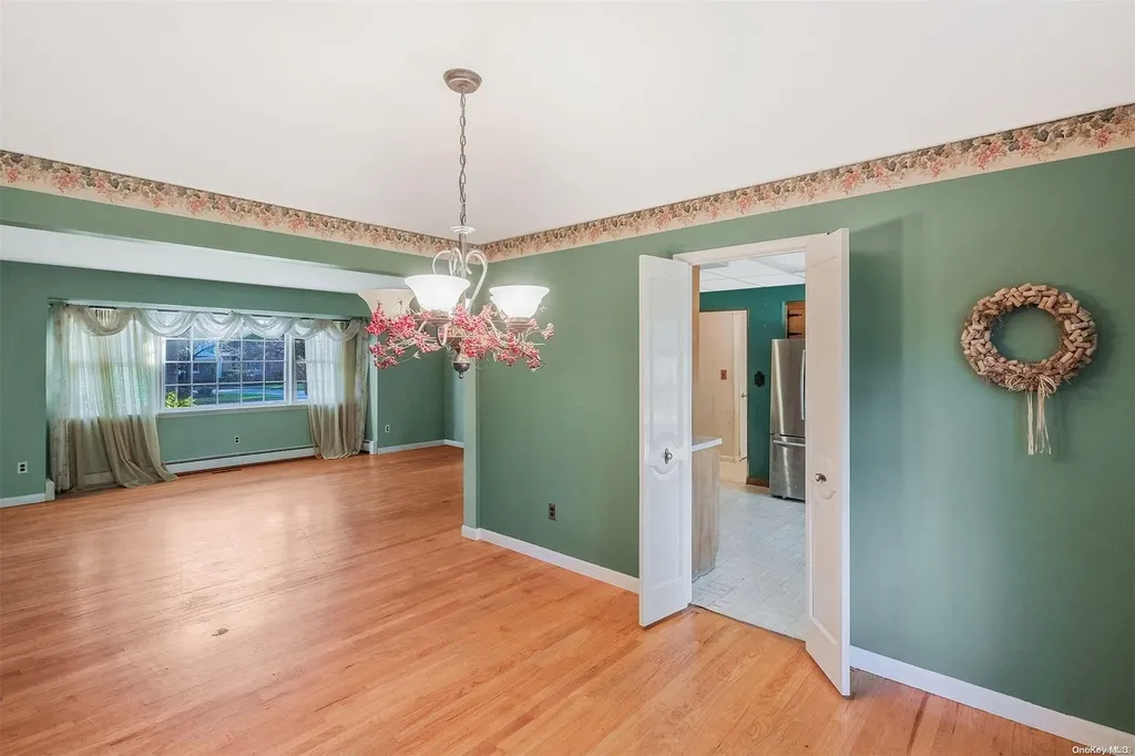 21 Swan View Drive Patchogue NY 11772