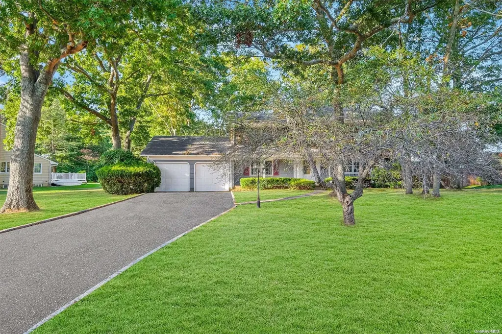 21 Swan View Drive Patchogue NY 11772