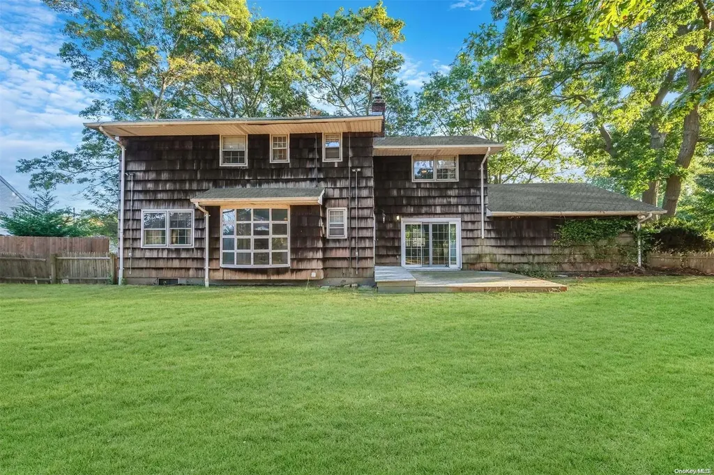 21 Swan View Drive Patchogue NY 11772