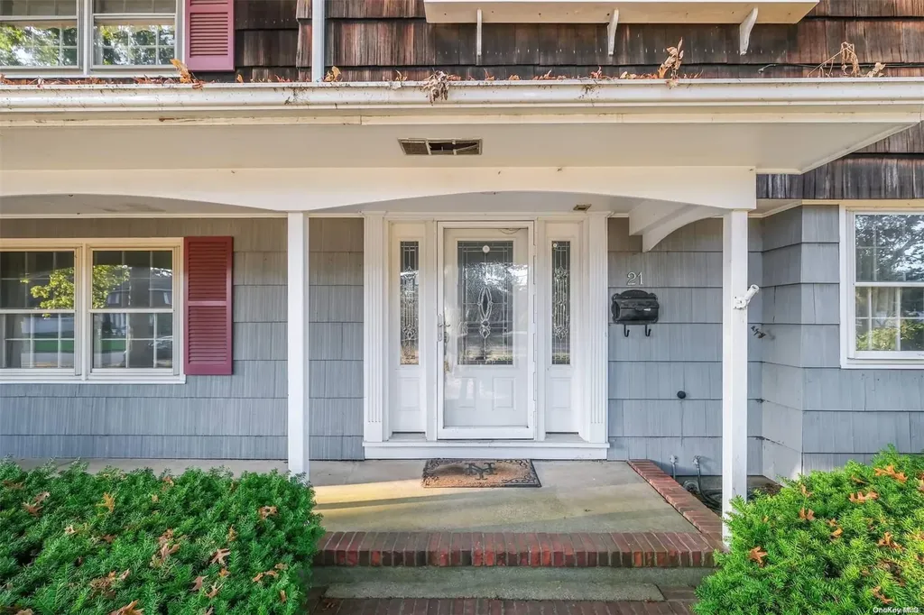21 Swan View Drive Patchogue NY 11772