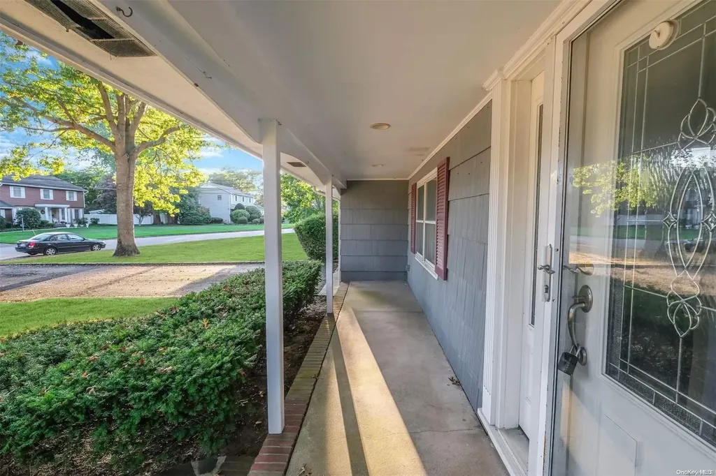 21 Swan View Drive Patchogue NY 11772