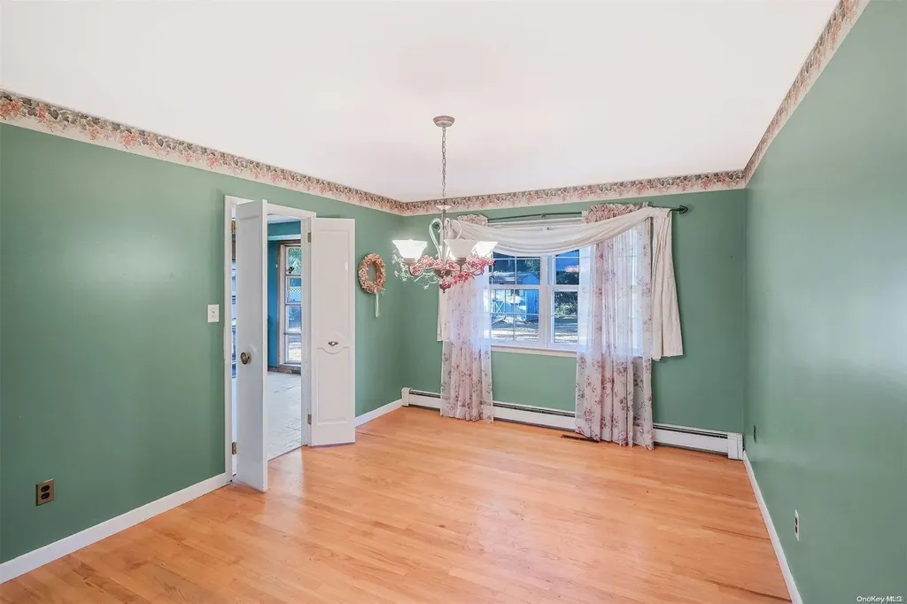21 Swan View Drive Patchogue NY 11772